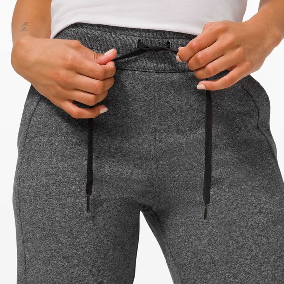 lululemon athletica Pants - NWT Lululemon Scuba Jogger, Sz 4, Heathered Black